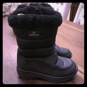 Magellan Outdoor Black Puffer Youth Snow Boots